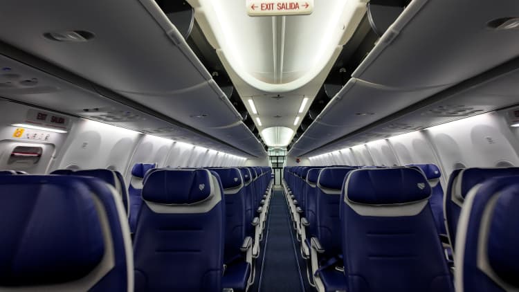 Southwest Airlines forecasts surge in 2026 profits after new seat, bag fees take hold