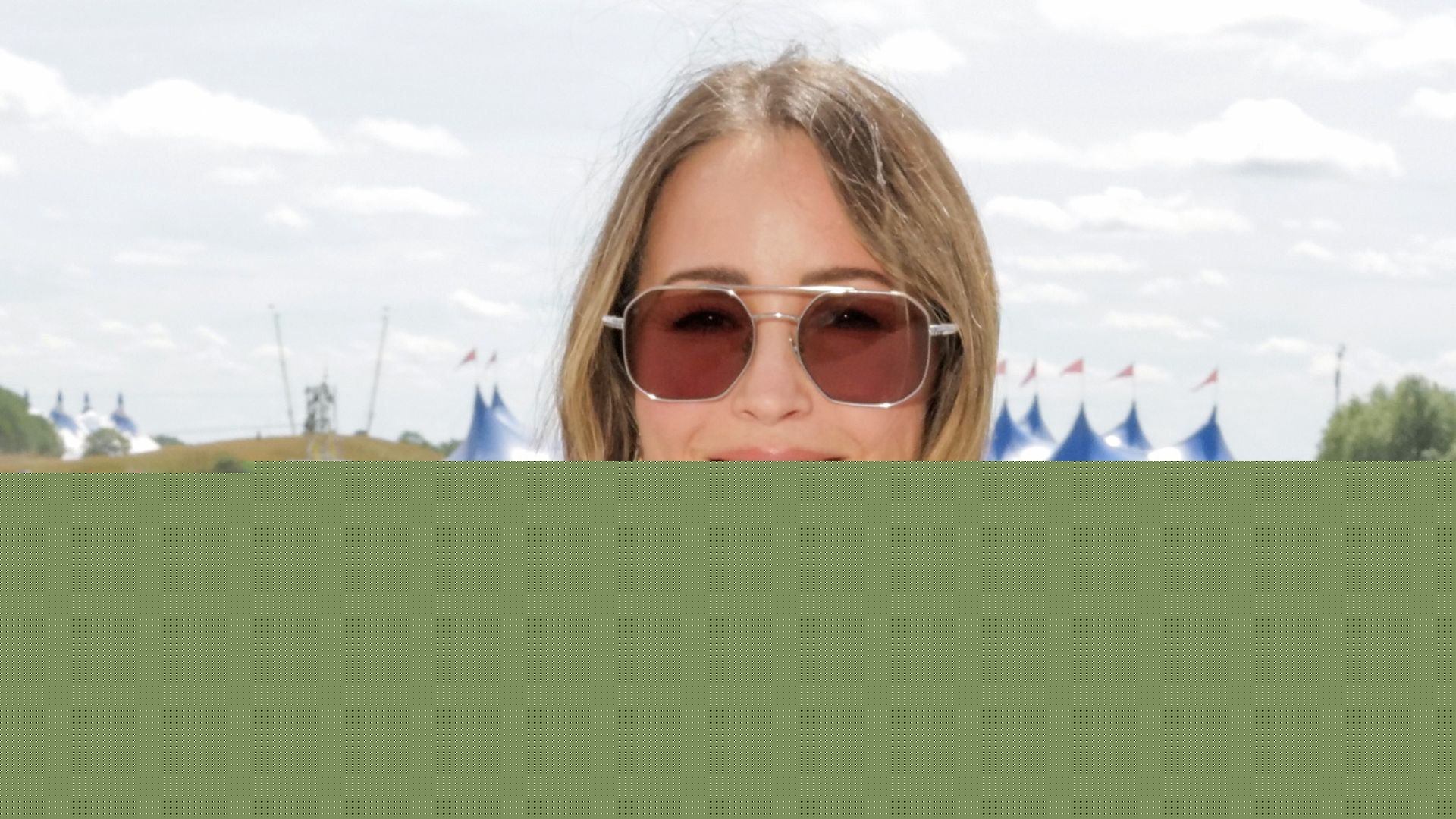 Rachel Stevens' batwing top is the surprisingly flattering partner for barrel-leg jeans