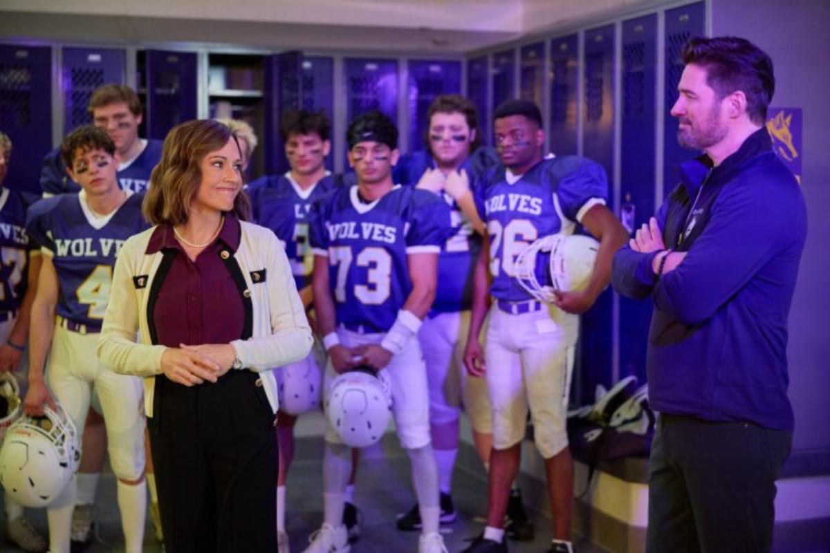 Stream It Or Skip It: ‘Home Turf’ on the Hallmark Channel, A Romance That Develops When A College President Lets The Football Team Move In With Her