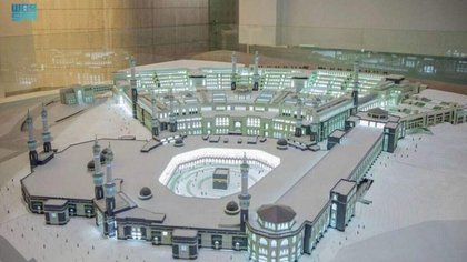 Architectural exhibition on Prophet’s Mosque opens to visitors in Madinah