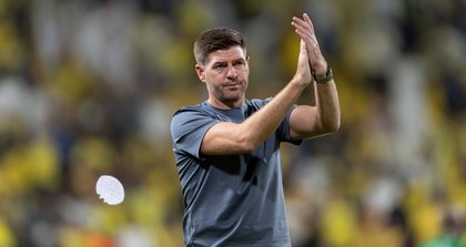“He’s under pressure” – Steven Gerrard shares his thoughts on Arne Slot’s Liverpool future