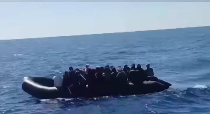 Tri migranta poginula pokušavajući da stignu do Velike Britanije