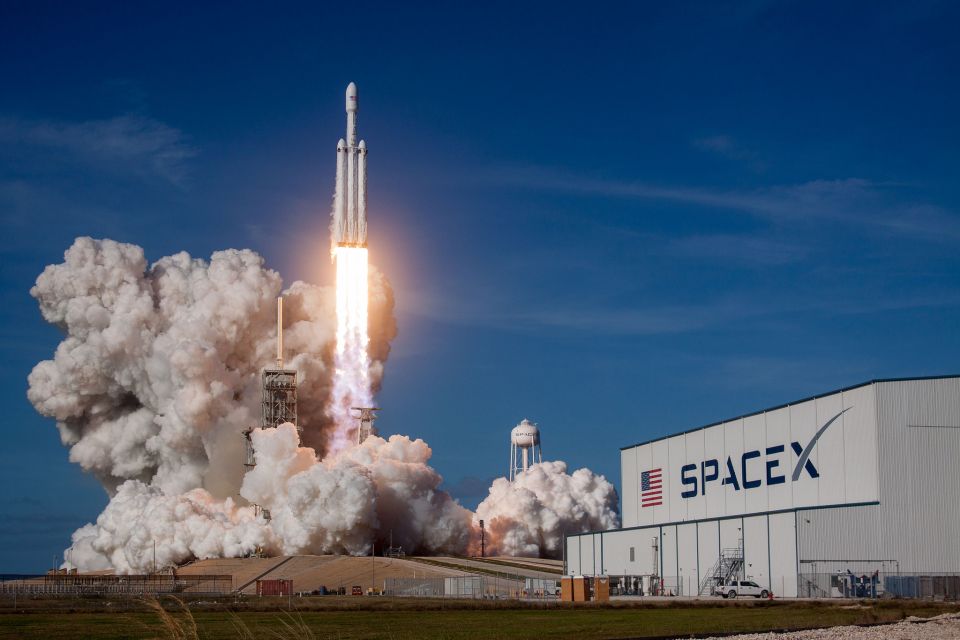 SpaceX-raket styrter ned på Månen efter fejl: Kæmpe støvsky skulle have rejst sig