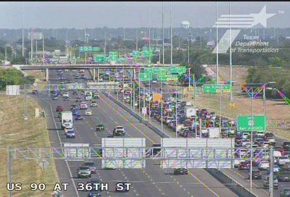 Major crash forces 'long-term lane closure alert' on San Antonio highway