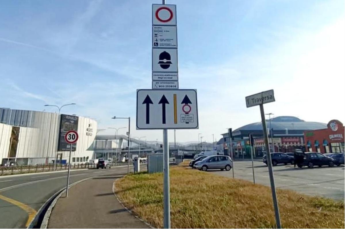 Corsia preferenziale con l’auto, multato un disabile