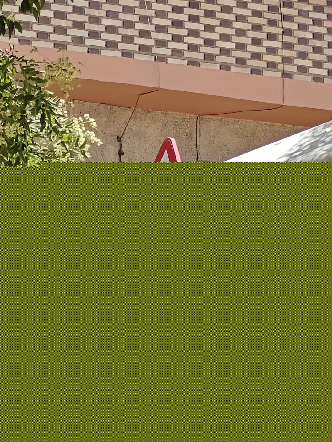 Funny Store Signs - An abduction?