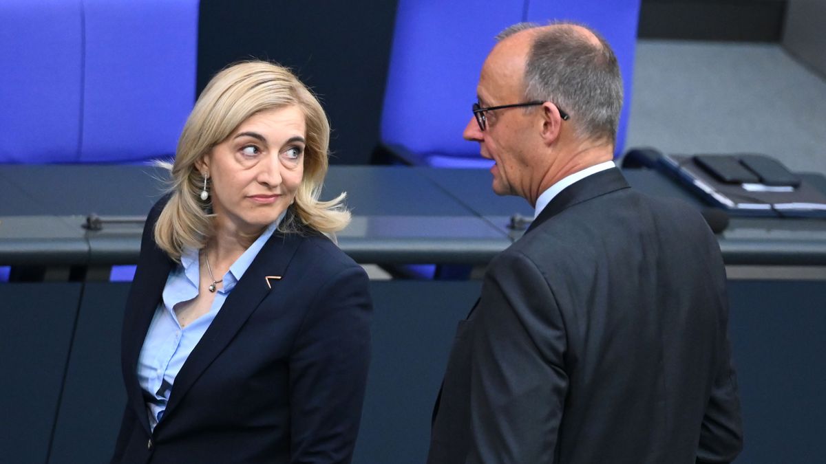 Bundesregierung: Der Kanzler wagt beim Kabinettsumbau eine riskante Operation