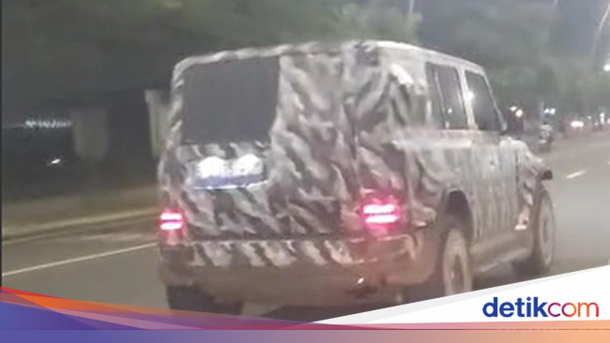Indonesia’s ‘Mysterious’ Car on the Road: Is It a Prototype Model?
