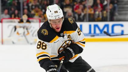 Bruins Coach Gives Update on David Pastrnak’s Injury