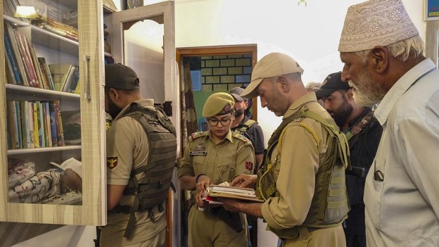 J&K Police Searches Over 20 Locations in Sopore in JeI UAPA Case