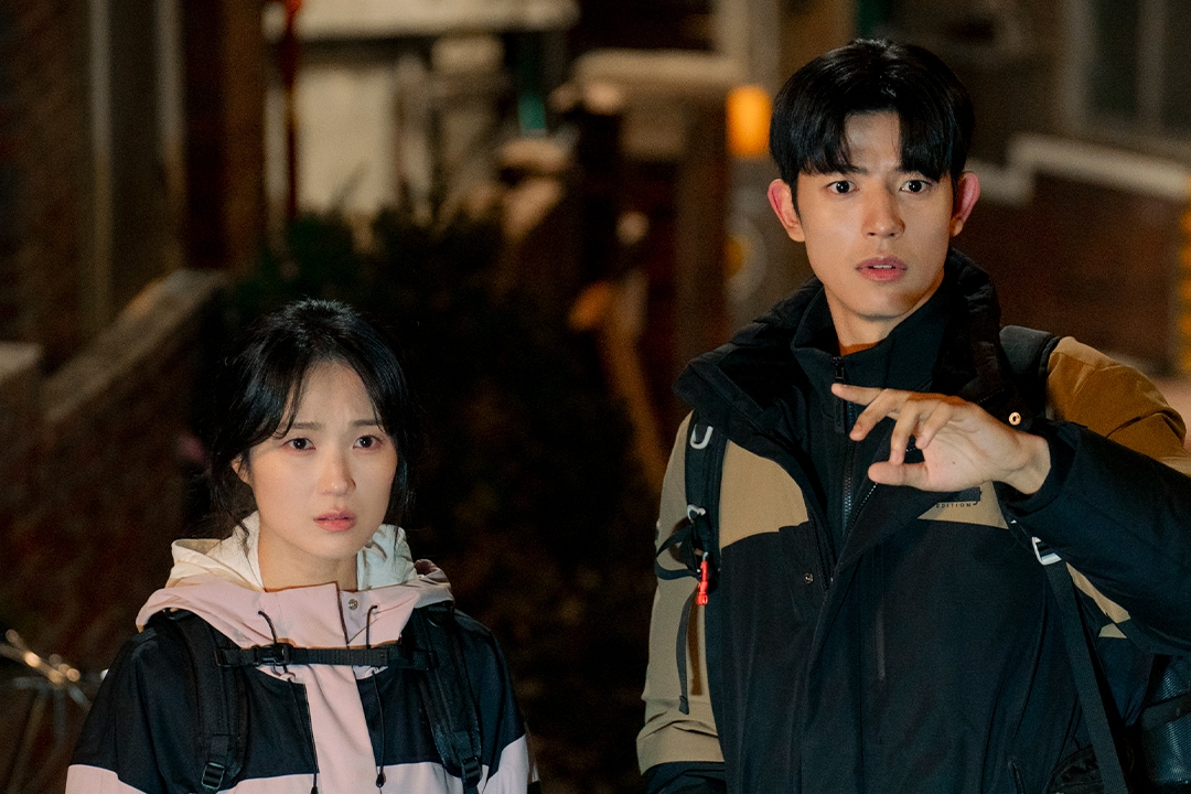 Kim Hye Yoon And Lomon Face Unexpected Visitors At Night In “No Tail To Tell”