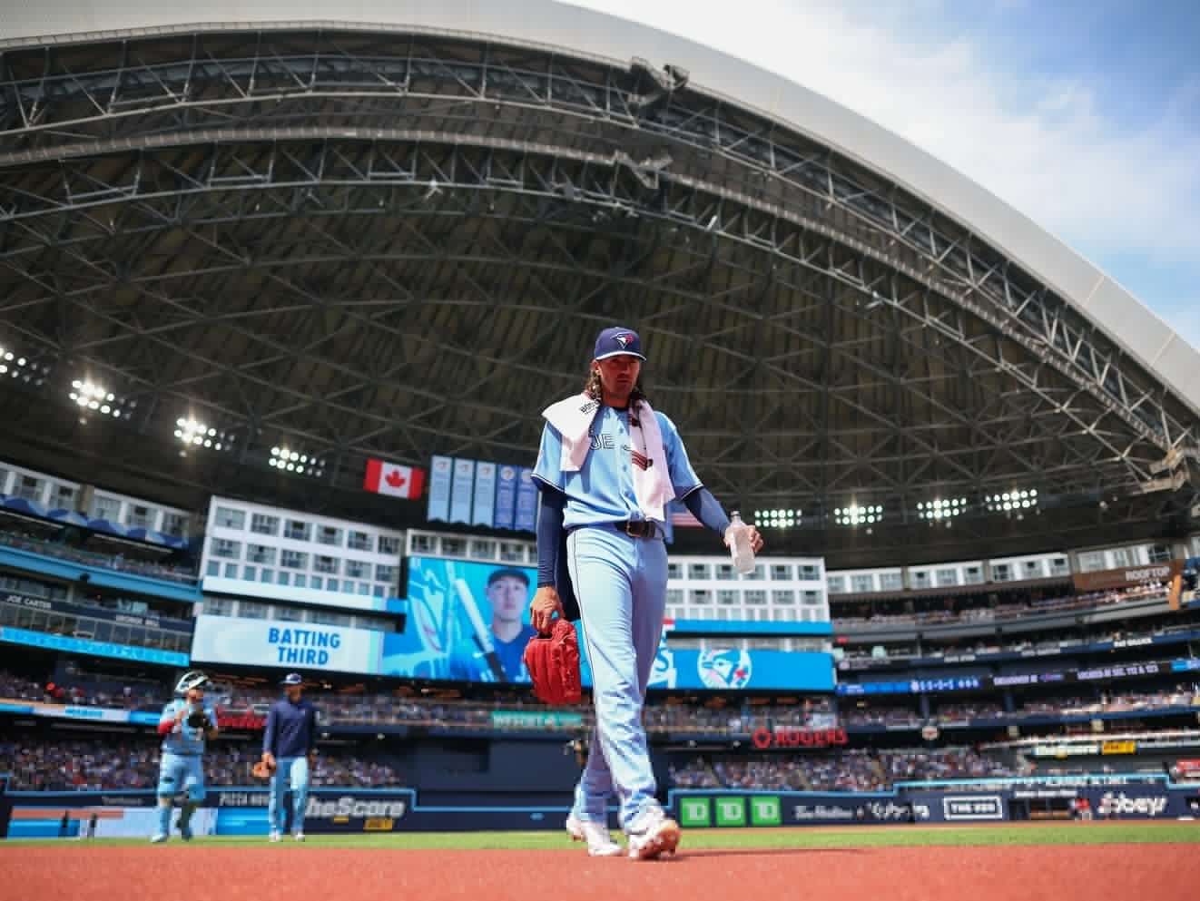 Blue Jays deal fan favourite Kevin Gausman to Cubs as trade deadline sell-off begins