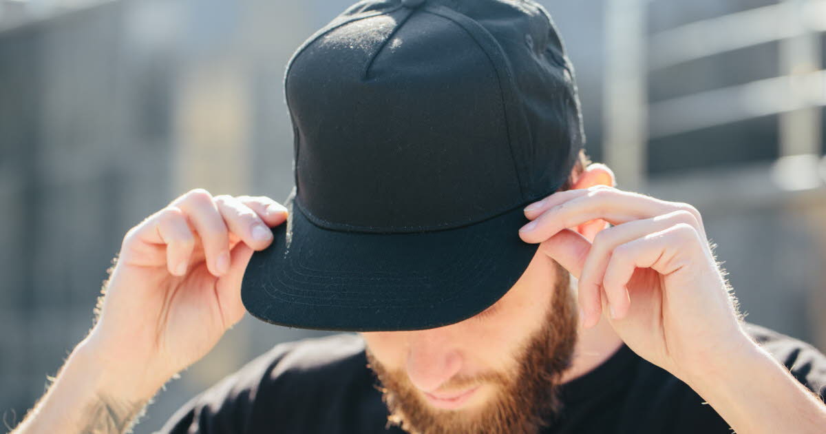 Santé. Une chute de cheveux peut-elle être provoquée par le port d'un chapeau ou d'une casquette ?