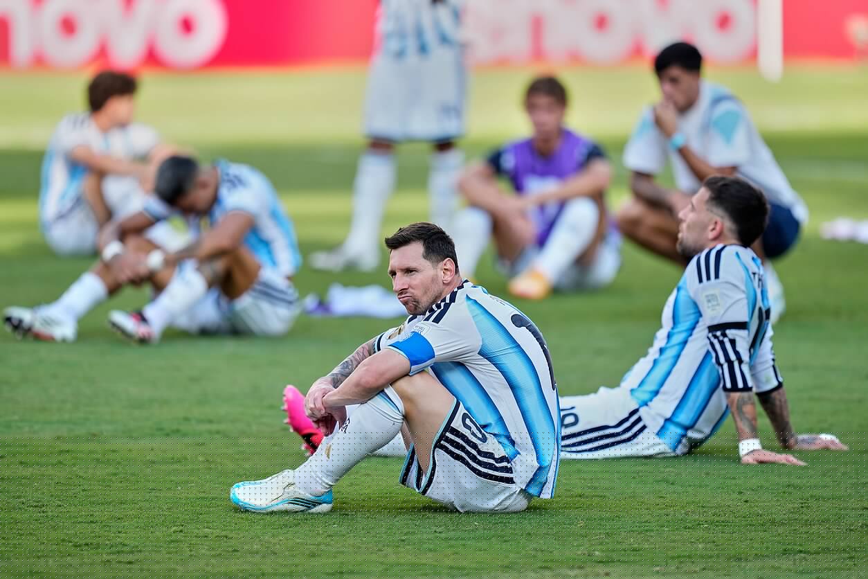 Lionelis Messi po tėvo mirties sako nesąs tikras, ar „dar ilgai“ žais futbolą