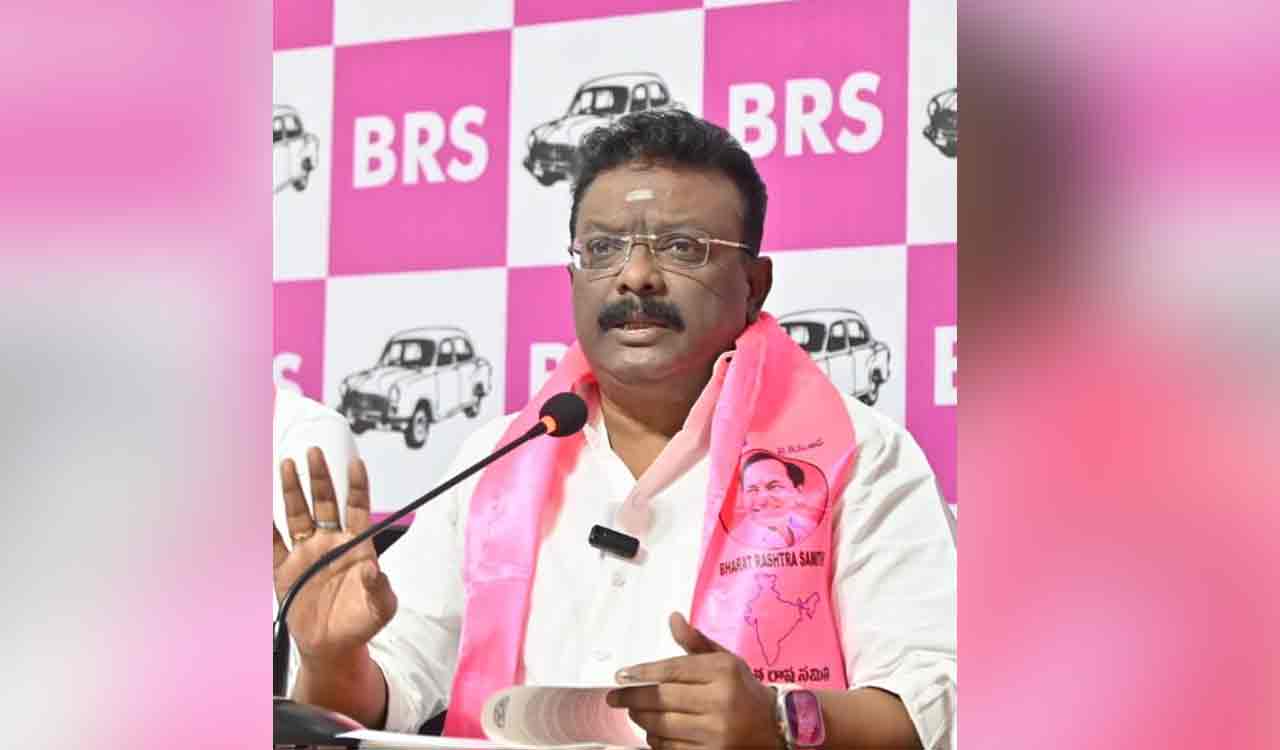 BRS MLC Sravan accuses govt colleges of withholding certificates of students