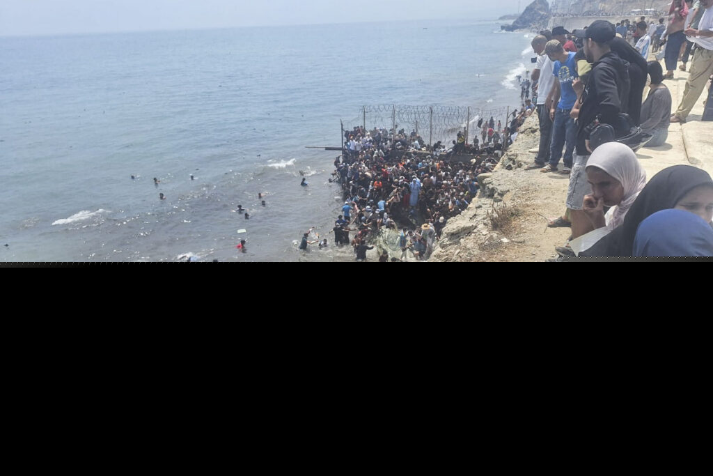 Ja són setanta-dos, pel cap baix, els ciutadans marroquins morts intentant arribar a Ceuta