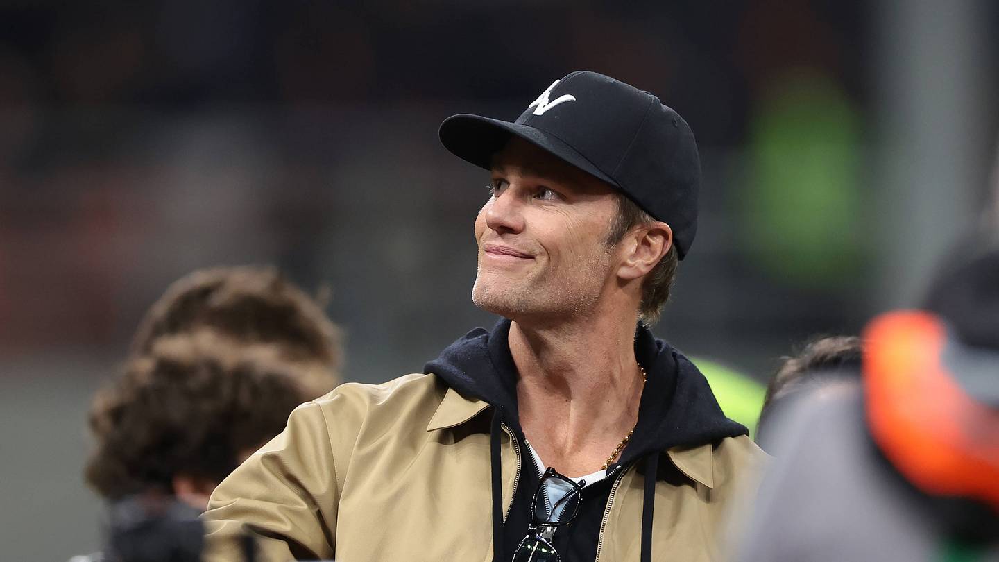 Tom Brady Shows off Chiseled Physique on Yacht With Mystery Woman in France
