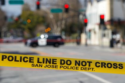 Police: Van driver hit, killed pedestrian in East San Jose shopping center lot