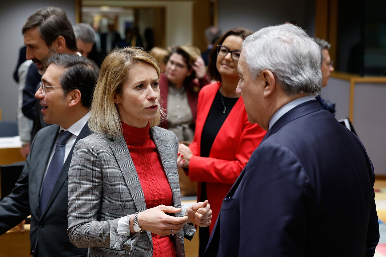 ES įvedė sankcijas Iranui dėl mirtino protestų malšinimo, pripažino IRGC teroristine grupe