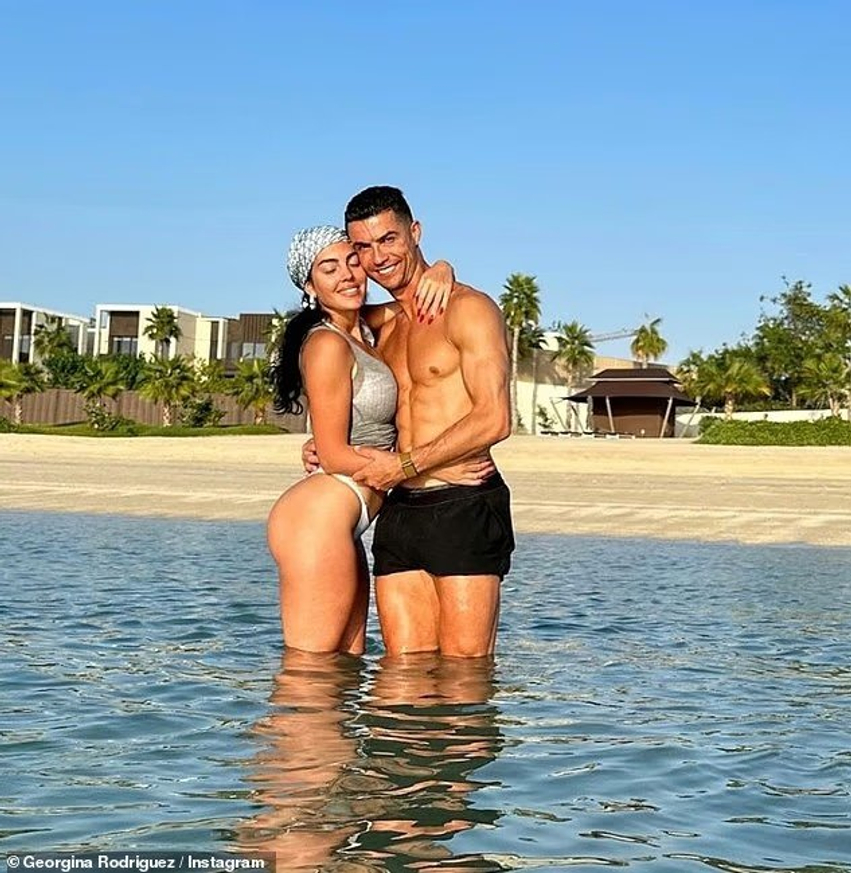 Cristiano Ronaldo dhe Georgina Rodríguez drejt martesës? Zbulohet historia e dashurisë pas nëntë vitesh pritjeje