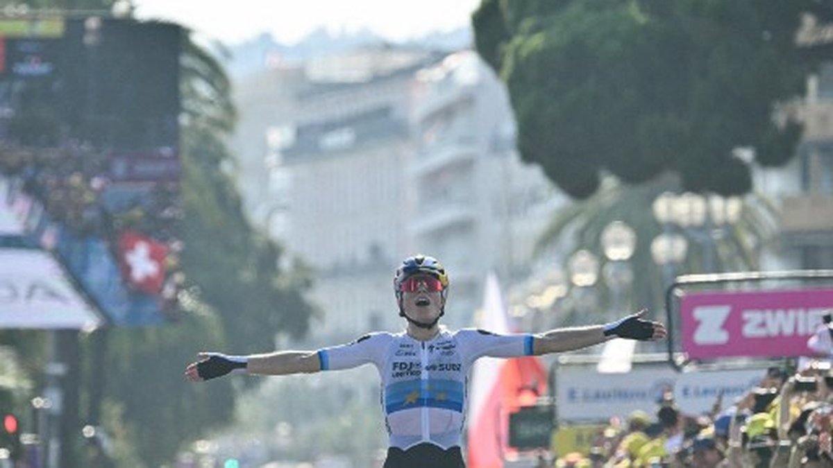 Tour de France Femmes : Demi Vollering s'offre avec panache la 8e étape ! La Néerlandaise chipe le maillot jaune à Niewiadoma, suspense total à la veille de l'arrivée finale.