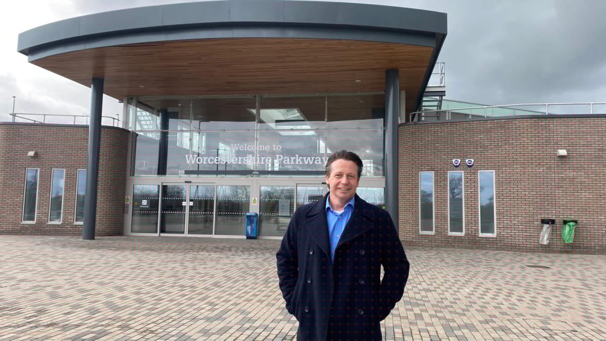 MP welcomes reinstatement of early rail service from Worcestershire Parkway to Birmingham New Street