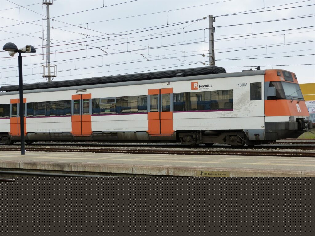 Un incendi a Maçanet de la Selva obliga a interrompre la circulació ferroviària a la R1, R2 Nord, R11 i RG11