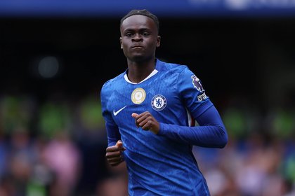 Report: Man United eyeing shock move to sign Chelsea forward