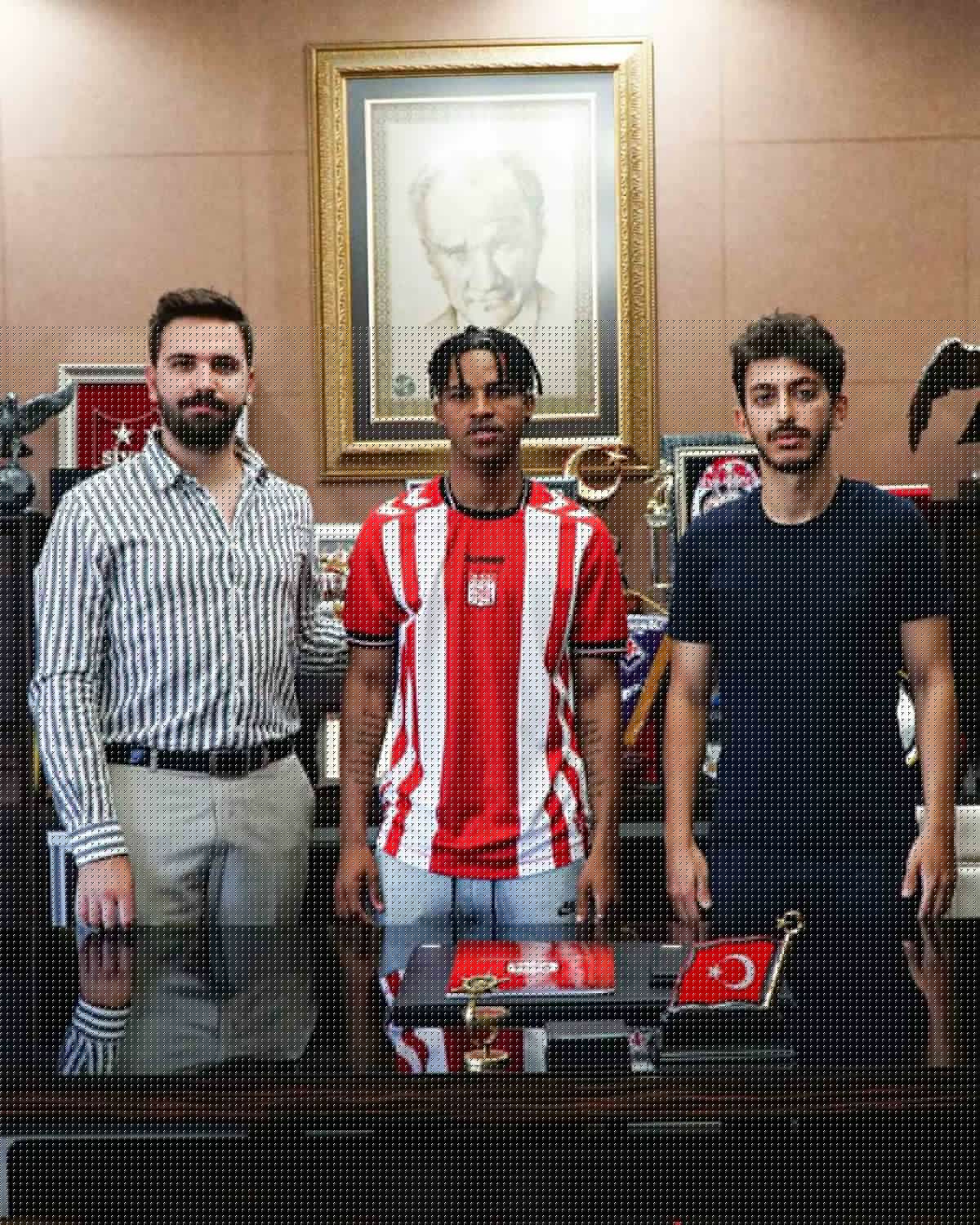 Sivasspor, Clinton Duodu'yu Kiralık Kadrosuna Kattı