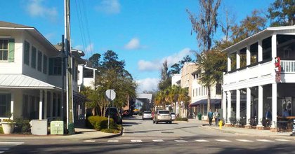 The Dreamy Town In South Carolina That Looks Straight Out Of Gilmore Girls