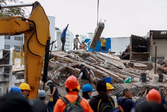 Los Topos mexicanos no podrán entrar a Colombia para ayudar tras el terremoto: el país prioriza a sus rescatistas