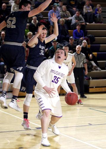 Wieskamp hits game winner as Muskies knock off top-ranked PV