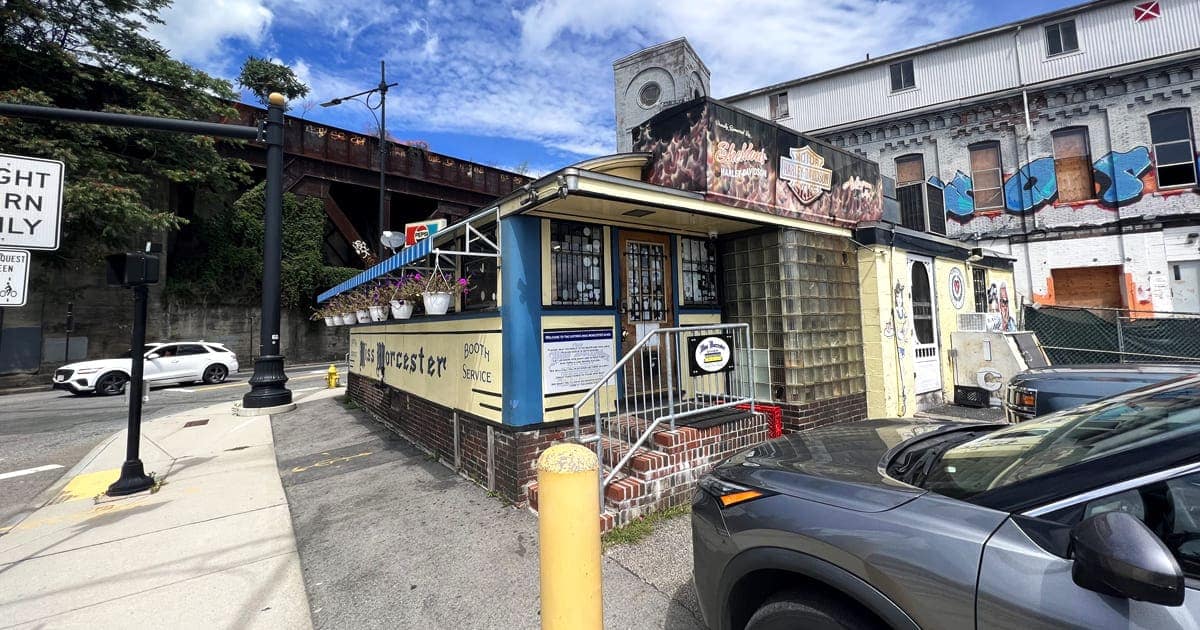 The Old-School Diner In Massachusetts That Locals Swear Has The Best Eggs Benedict In The State