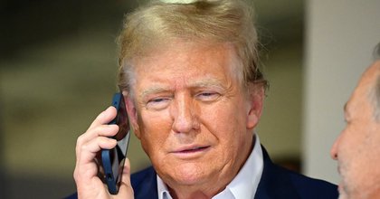 Top Dem Spills on His Bizarre Phone Call With Trump, 79
