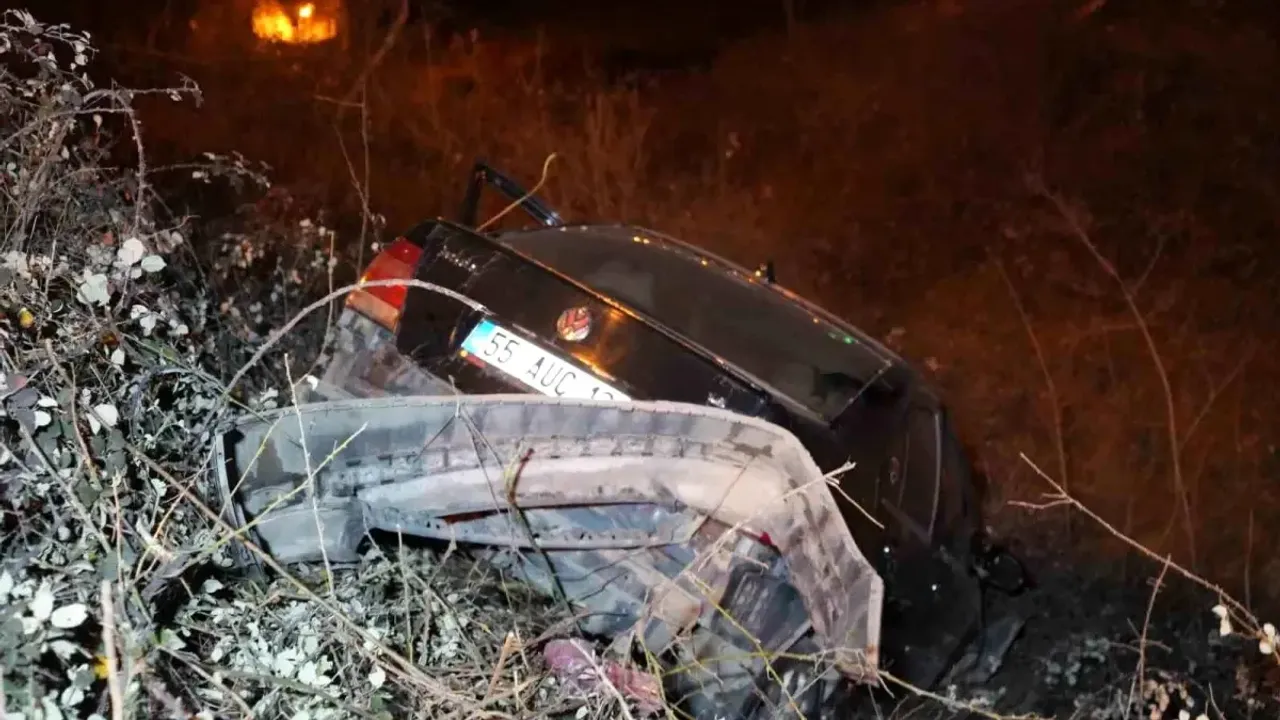 Samsun’da Otomobil 3 Metreden Yuvarlandı