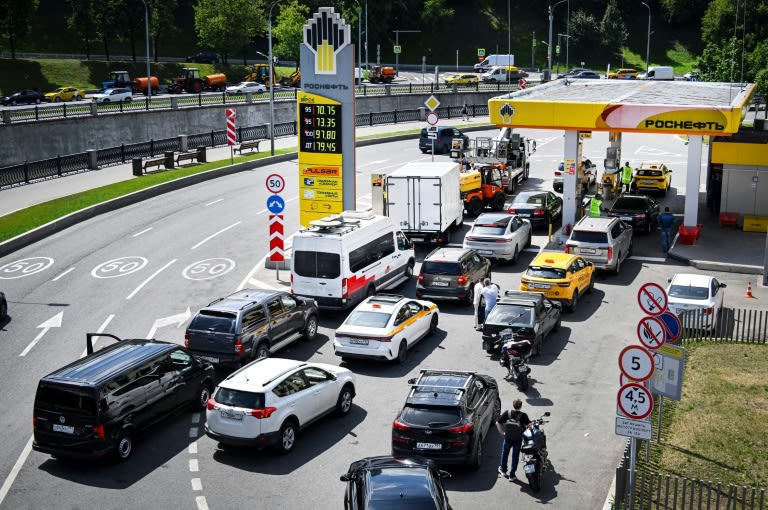In Moscow, Russians worry about new fuel shortages