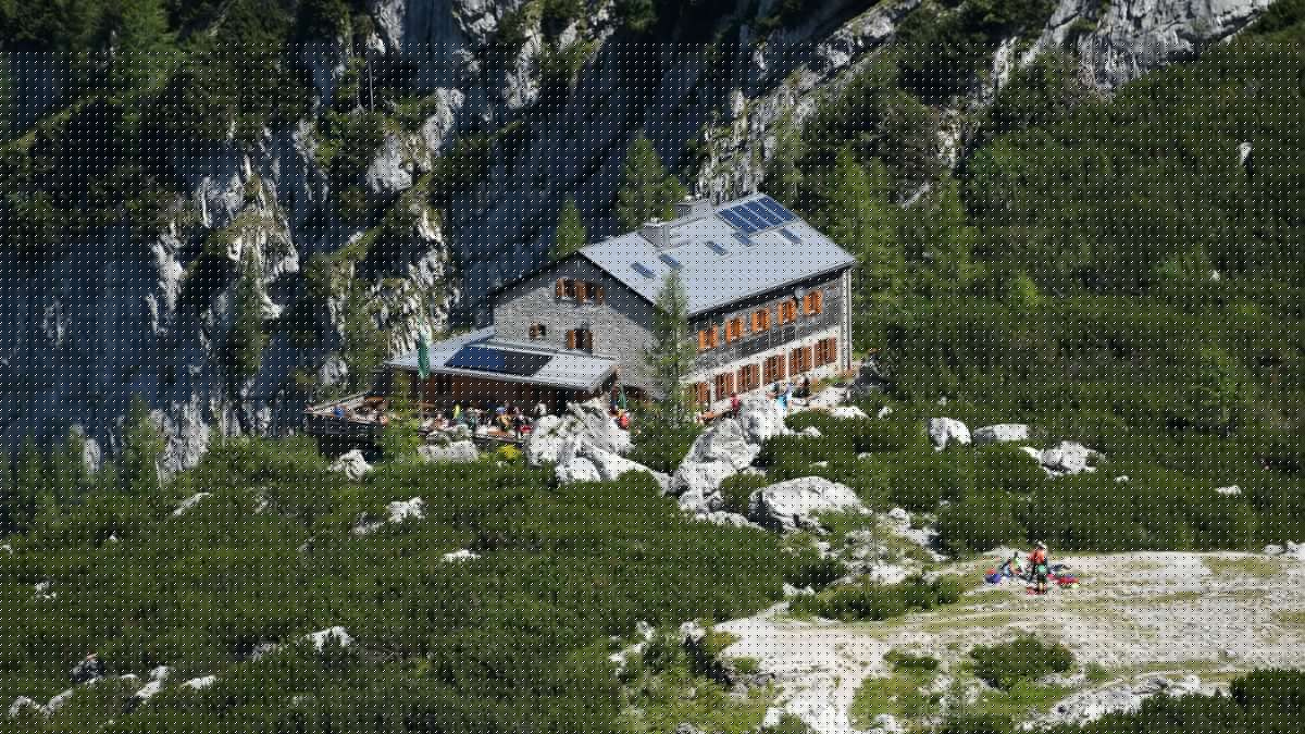 Alpen: Wassermangel auf Berghütten – Hubschrauber liefert Trinkwasser