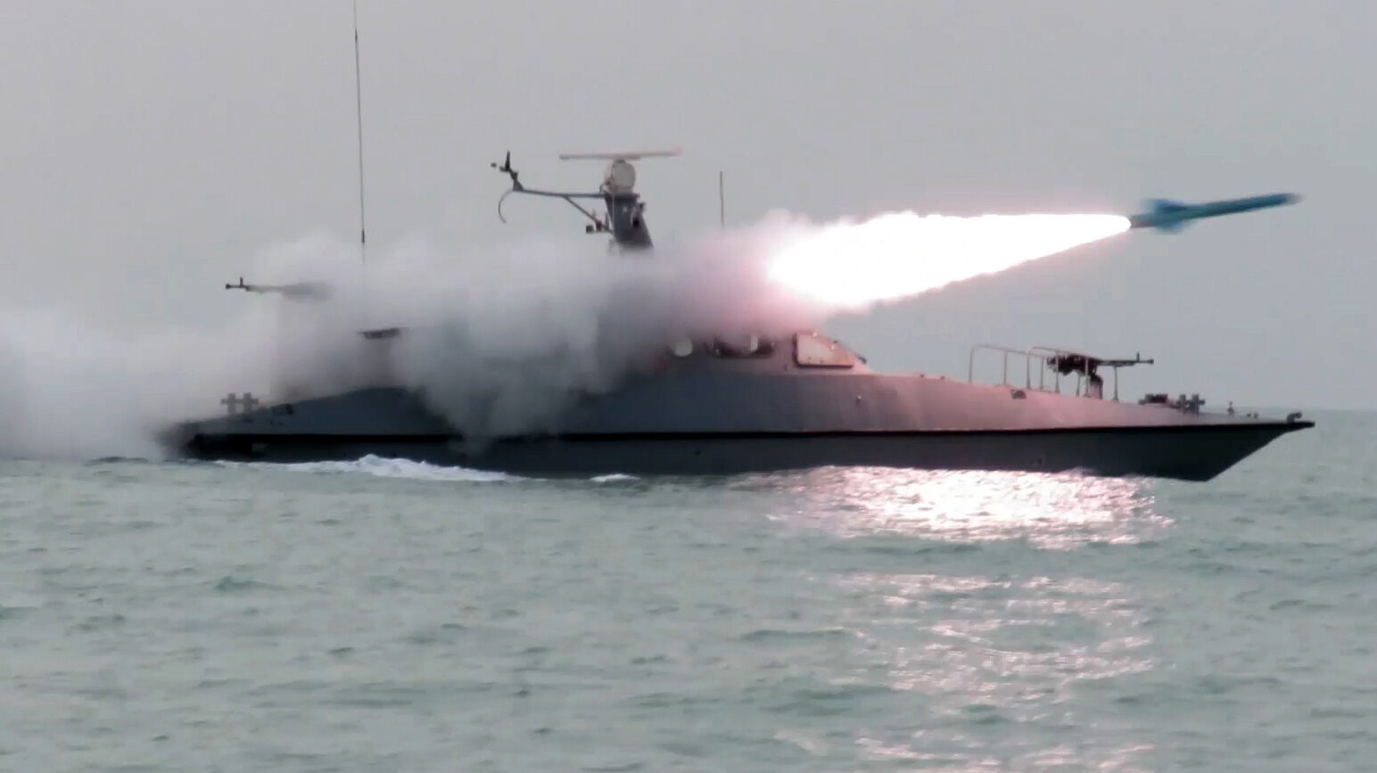 5 Months Without Ships: What the Hormuz Closure Costs the Arab Side of the Strait