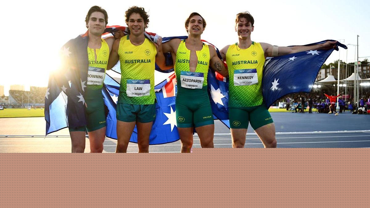 Bizarre ceremony ends Games for golden sprinters