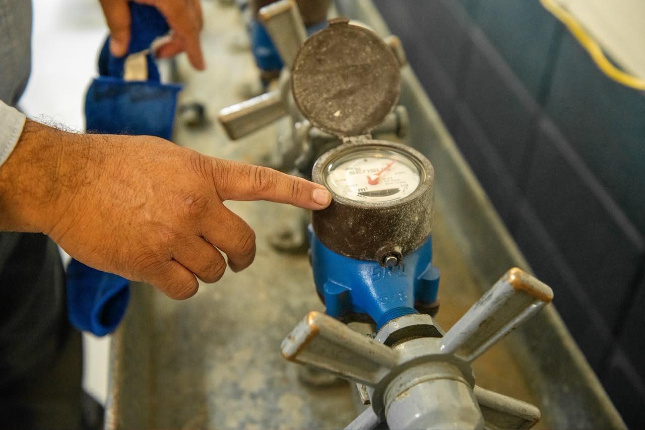 CESPT exhorta a mantener limpio y libre el acceso al medidor de agua