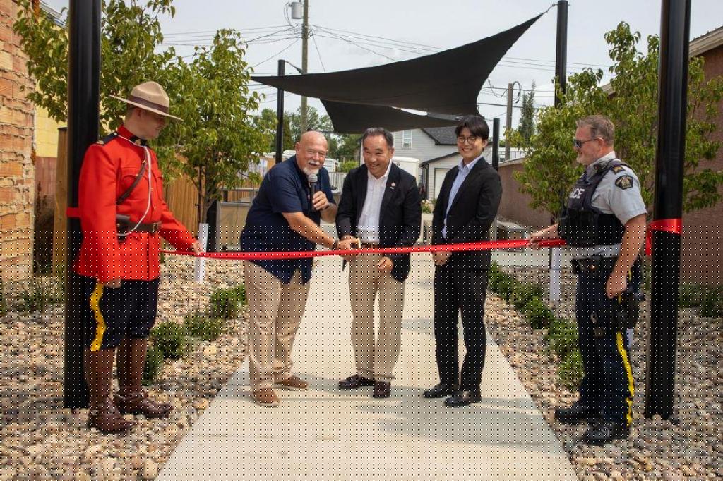 Stettler marks 35-year sister city relationship with new park opening