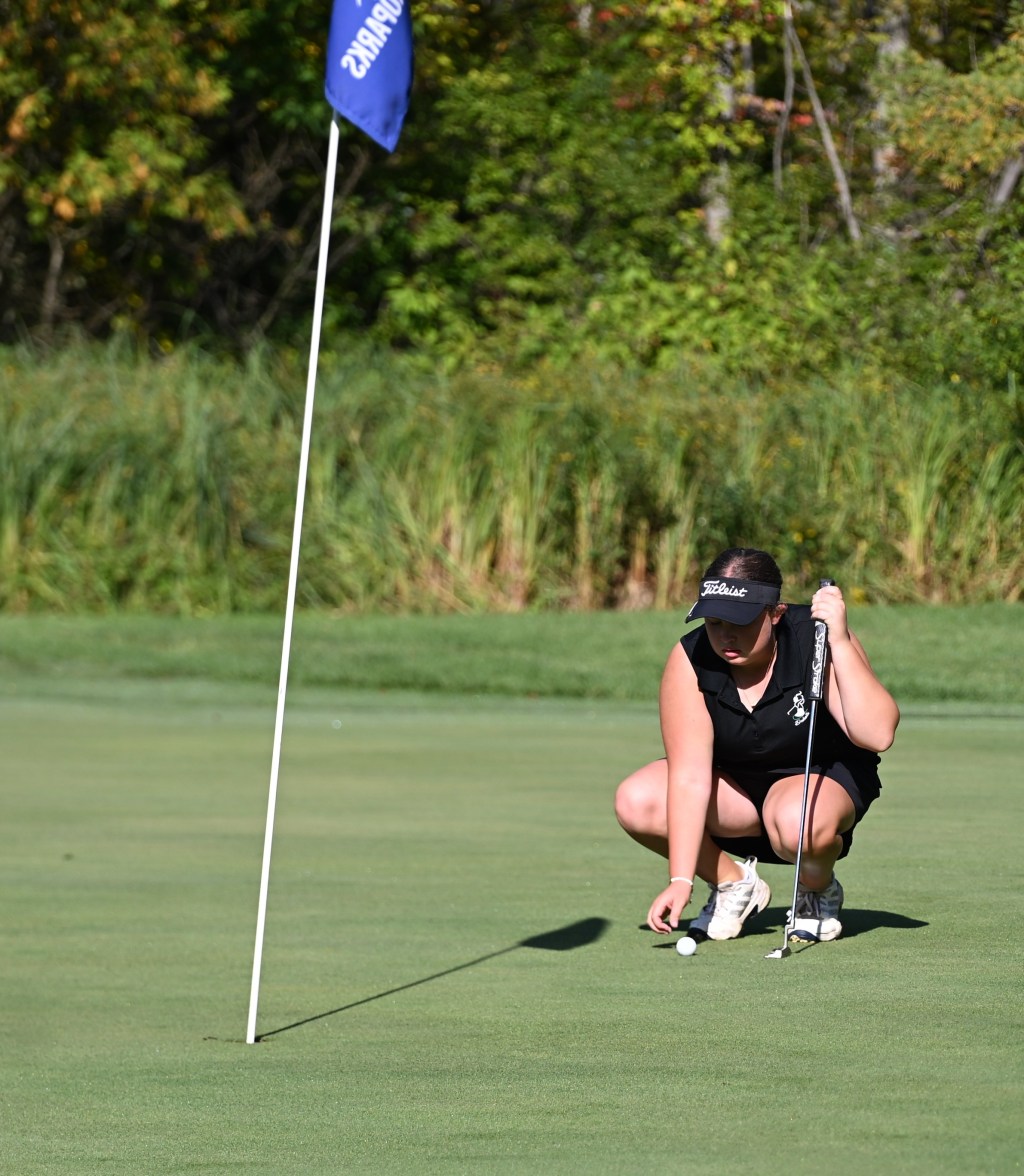 Dakota caps regular season by winning MAC Red title