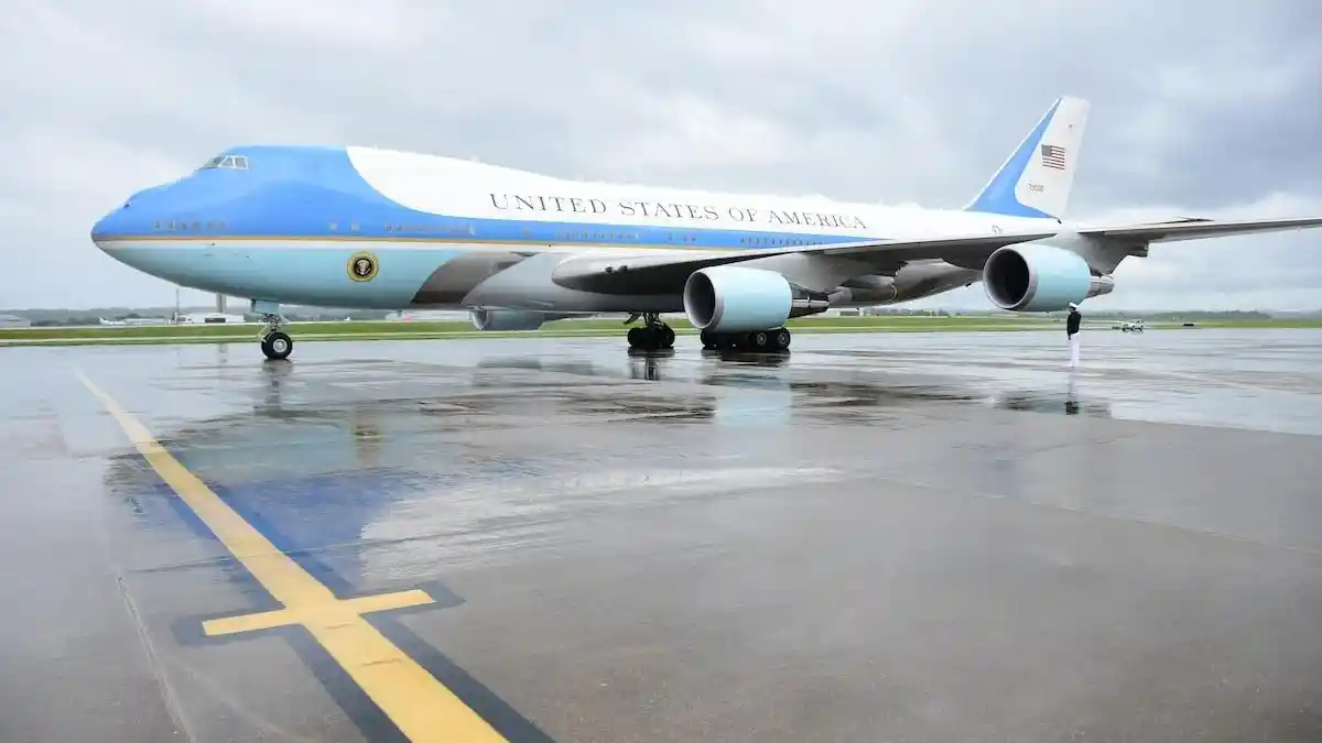 Truk Katering Jadi Bagian Operasi Rahasia Pemindahan Trump dari Air Force One Gegara Ancaman Rudal