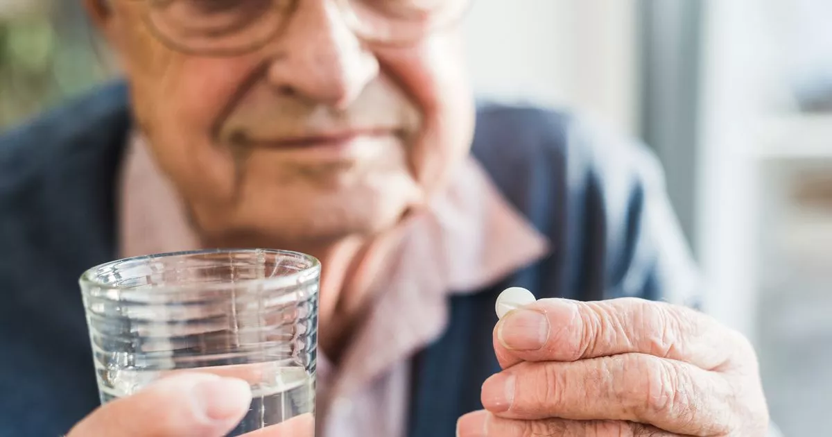 NHS safety warning over paracetamol and ibuprofen drug interactions