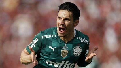 América habría contratado al brasileño Raphael Veiga, pero hay un gran problema