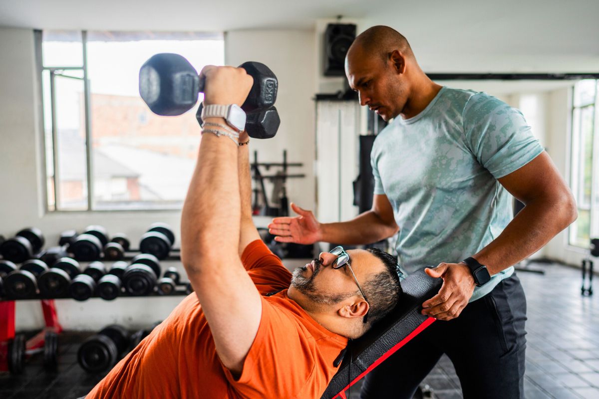This coach’s routine takes just two sessions a week… and sculpts rock-solid abs