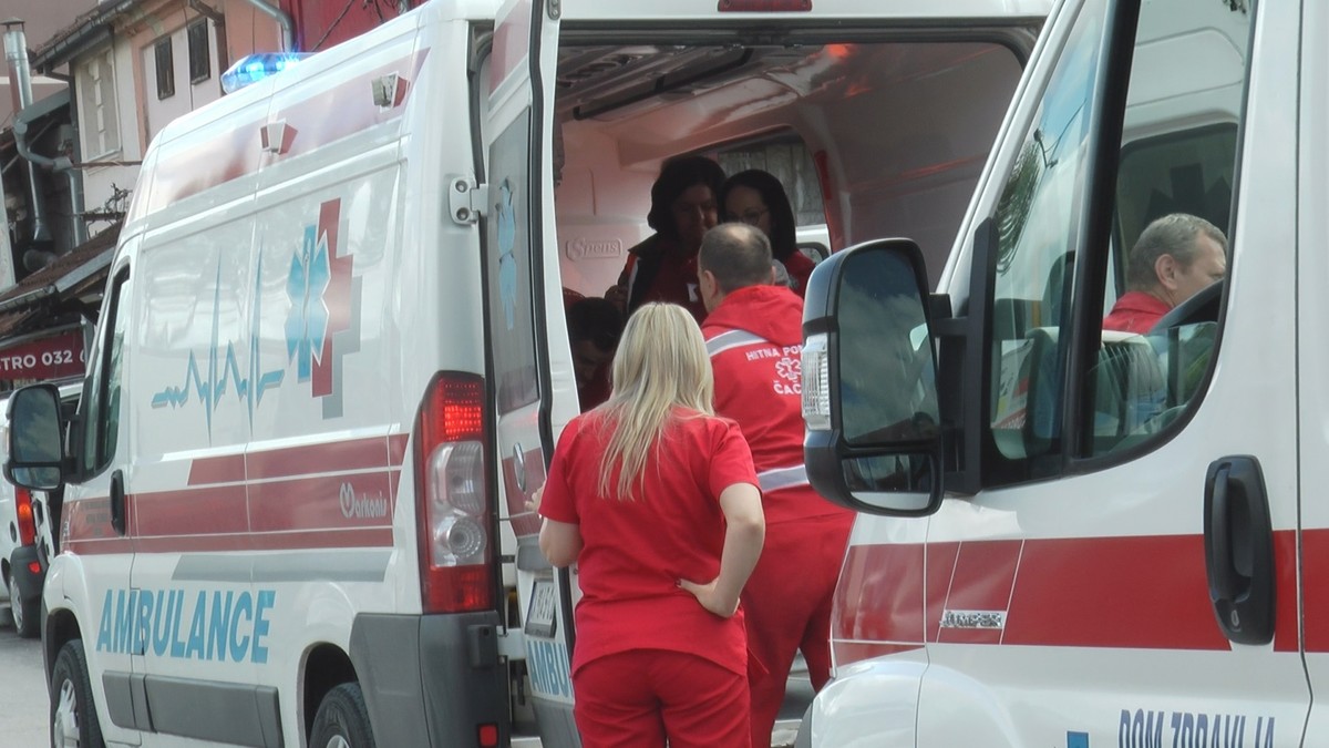 TEŠKA NESREĆA KOD GUČE Ima nekoliko povređenih: Svi prevezeni u čačansku bolnicu