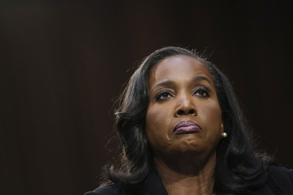 Supreme Court agrees to hear arguments in case on Federal Reserve independence, leaving Lisa Cook in job for now