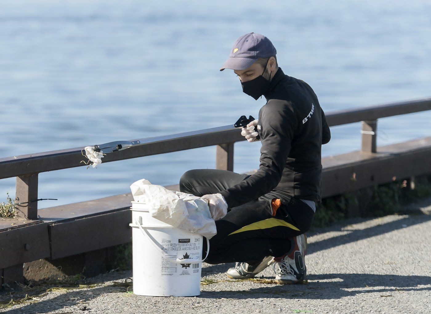 2,000 kilometres, 1,000 tonnes of trash: Quebec groups leads 16-day shoreline cleanup