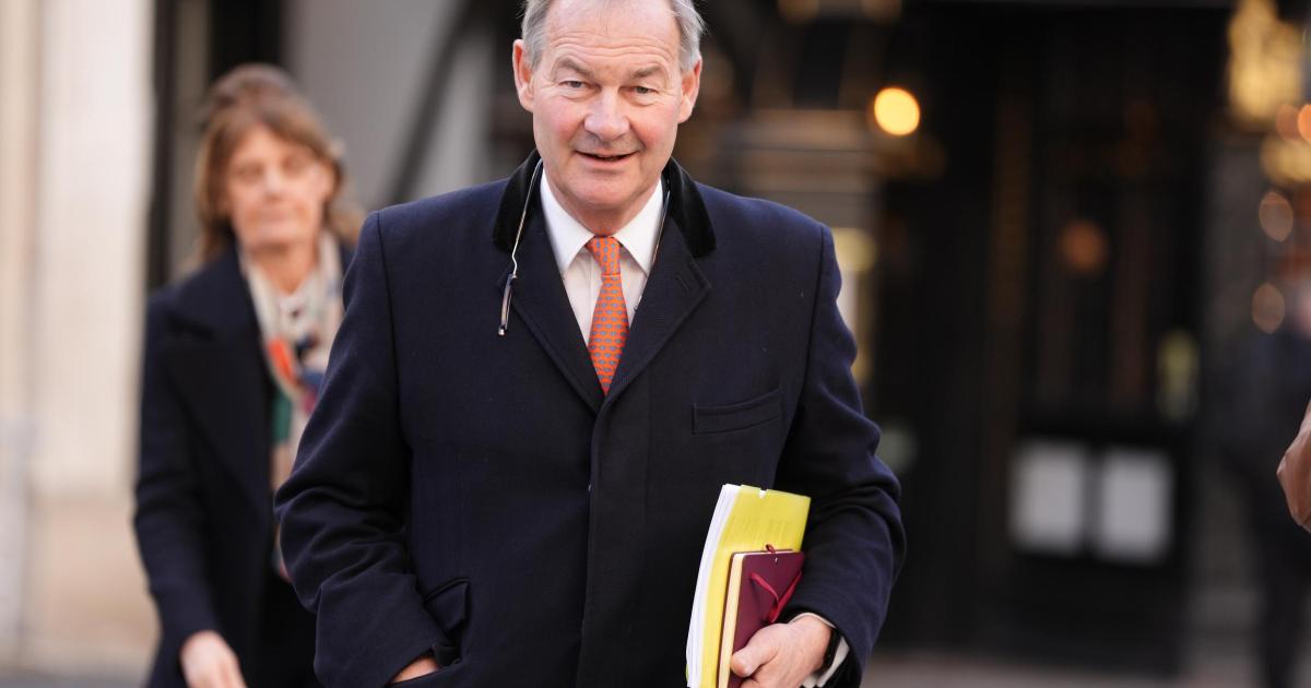 Nigel Farage responds to offer from Restore Britain's Rupert Lowe with 'open mind'